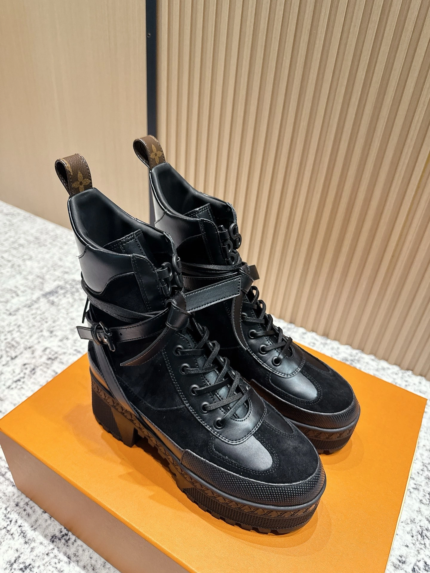 COCO-- 8V 1AD25D cowhide Heel height ：7cm Waterproof：3.5cm item:E-X362J2916